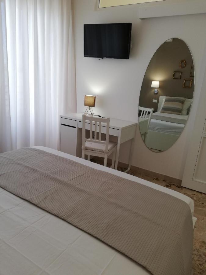 Ostuni Crispi House Hotel Kültér fotó